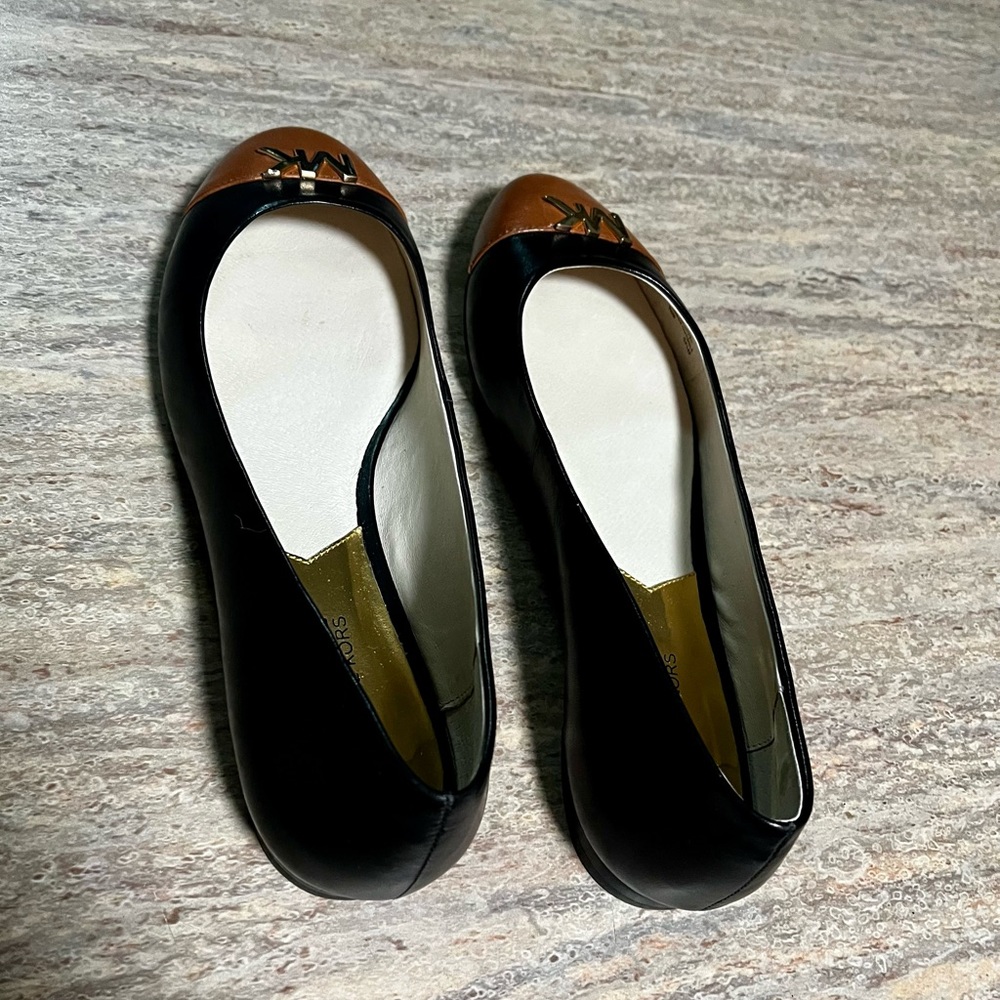 NWOB Michael Kors flat leather shoes - Picture 14 of 16